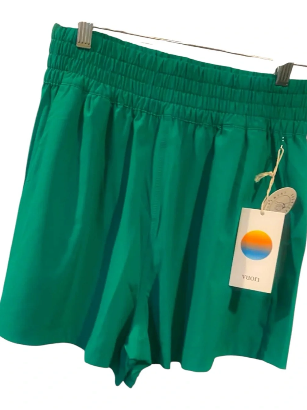 NWT Vuori Villa Shorts EMERALD Size M